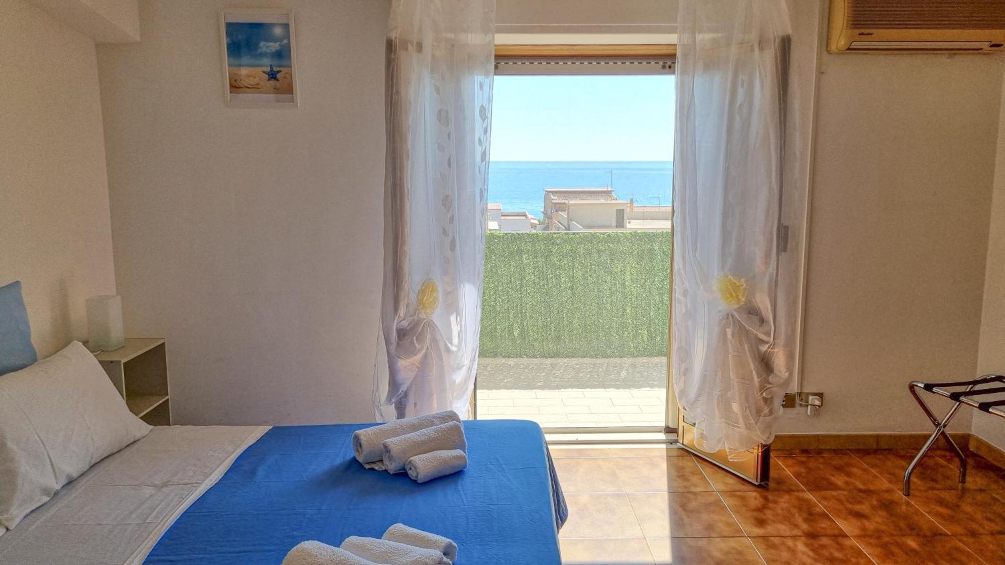 Blue Horizon - Seaside Apartment 120M To The Beach - Air Conditioning - Wi-Fi - View - Free Parking Santa Caterina Dello Ionio Marina 外观 照片